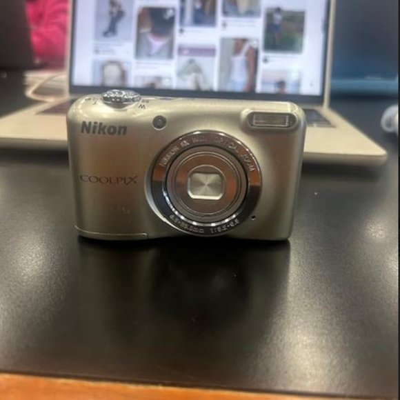 Nikon Coolpix Digital Camera L31 - Picture 1 of 8